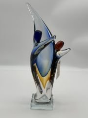 RENKLİ CAM DANS EDEN OBJE